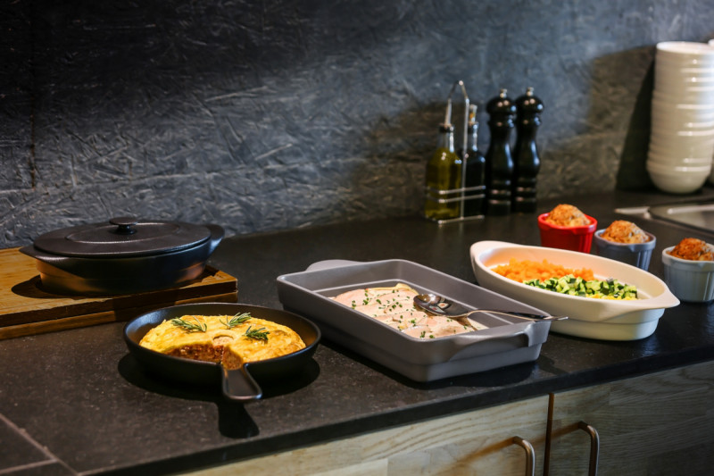 Plat ovale gris porcelaine vitrifiée 31x18 cm Chefs Fusion Rak